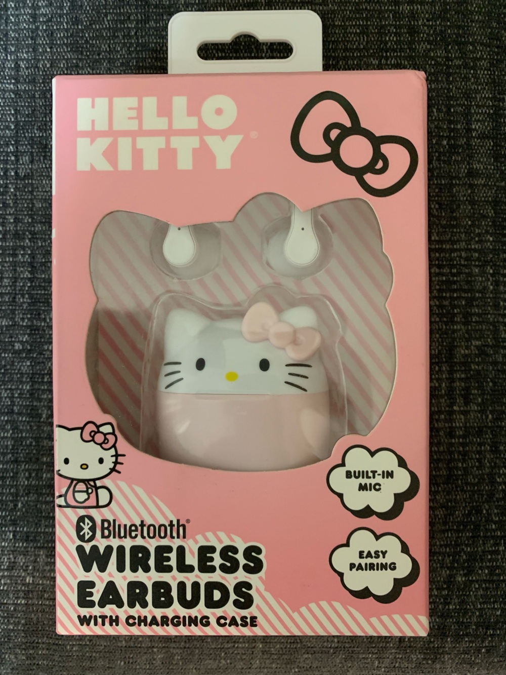 Hello Kitty Bluetooth wireless earbuds with charging case NEW IN BOX
